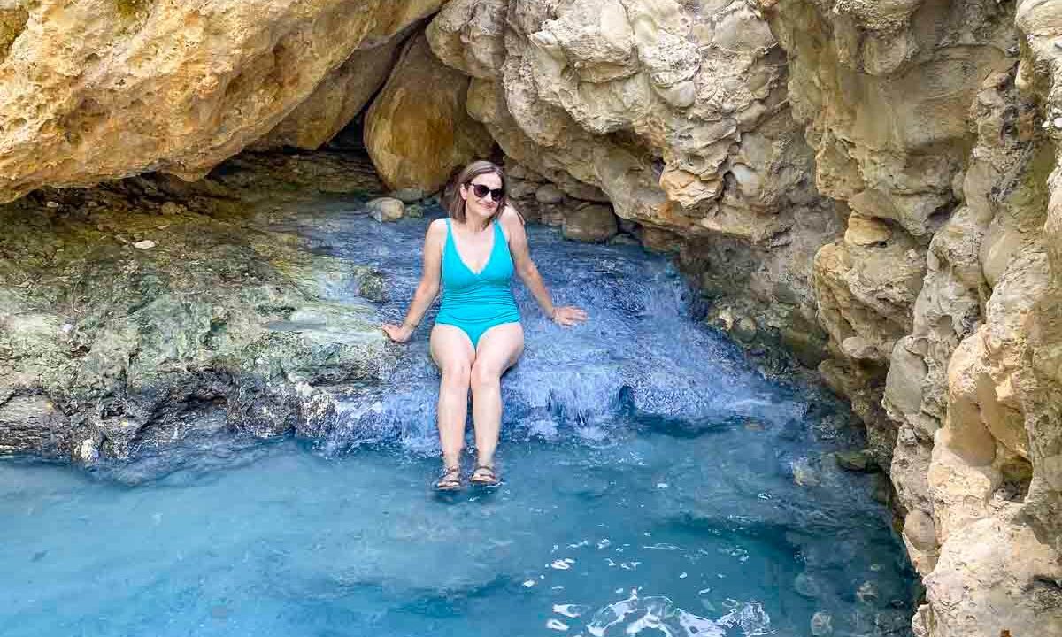 Dove fare il bagno in zona Acquasanta - Lu Vurghe - grotta con acqua termale